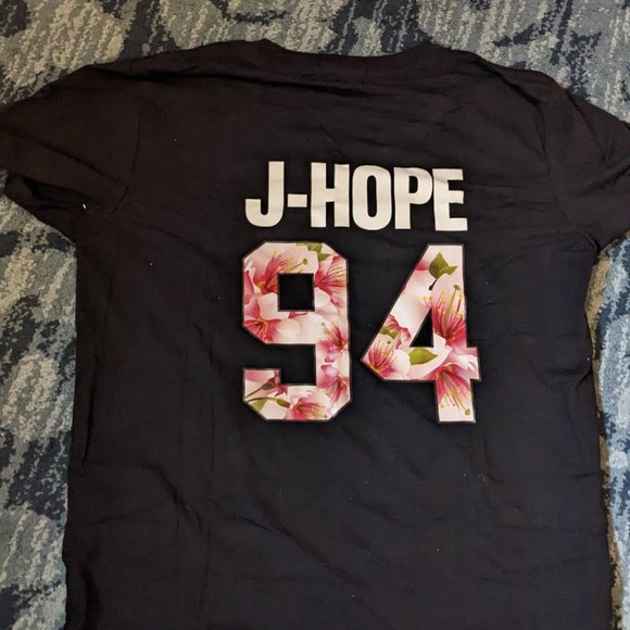 BTS J-Hope 94 Floral Number Jersey Back Black T-Shirt K-pop Size Medium - Picture 5 of 7